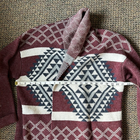 Cardigan - Picture 5 of 8